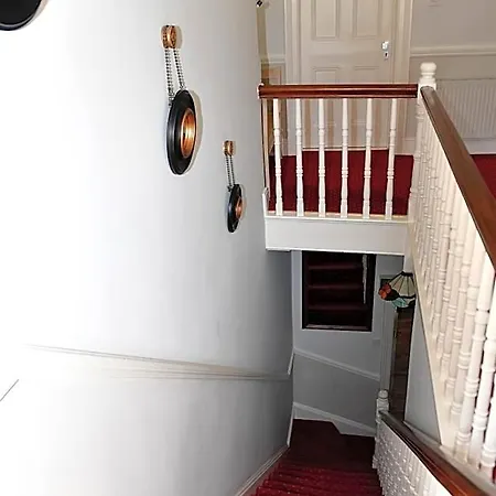 Railway House فندق مبيت وإفطار مولينجار