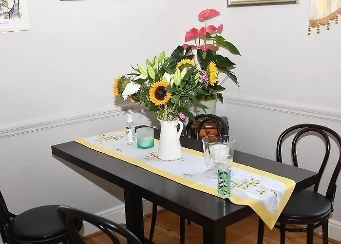 Railway House Couette-café